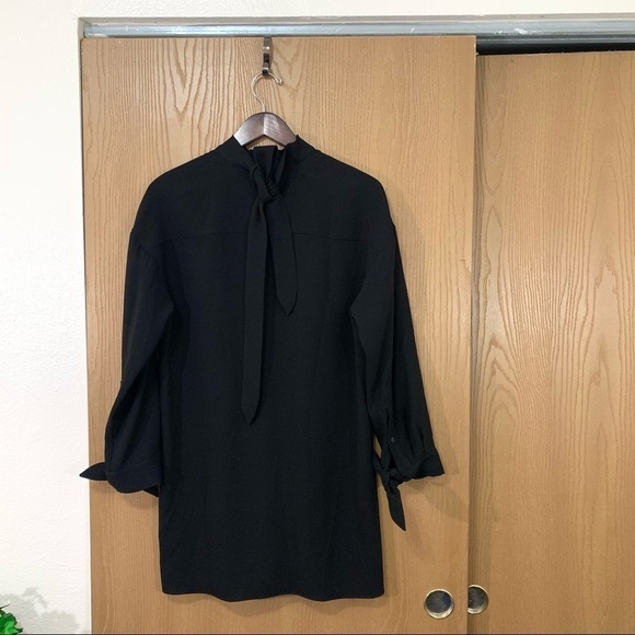 Aritzia Babaton Womens Black Long Sleeve Shift Dress Mock Neck Size XS - Picture 3 of 8